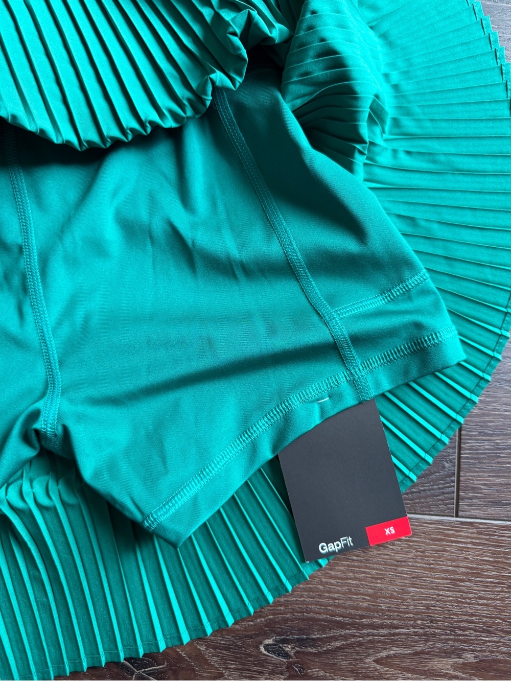 GAP Pleated Mini Skirt in Green - Picture 8 of 9